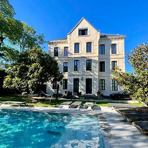 Demeure Saint Louis Historic Manor, City 700M, Parking,A C,Clim,Wifi, Heated Pool, City View